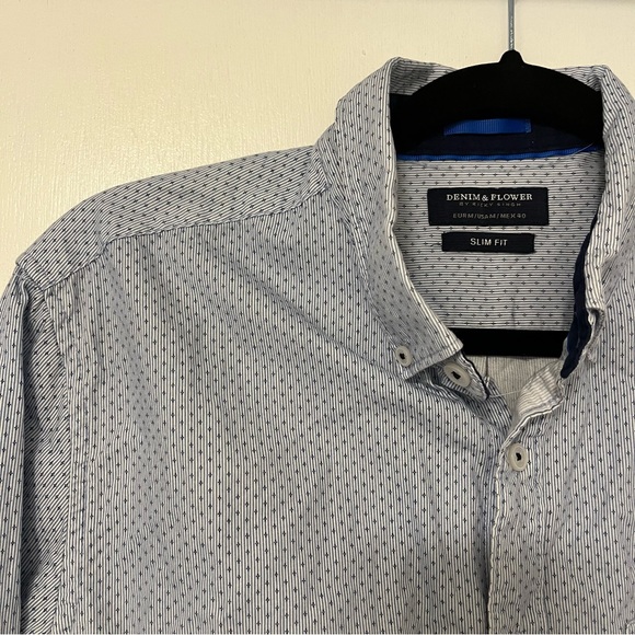 Denim and Flower slim fit men’s button down shirt. Size M. - Picture 2 of 3